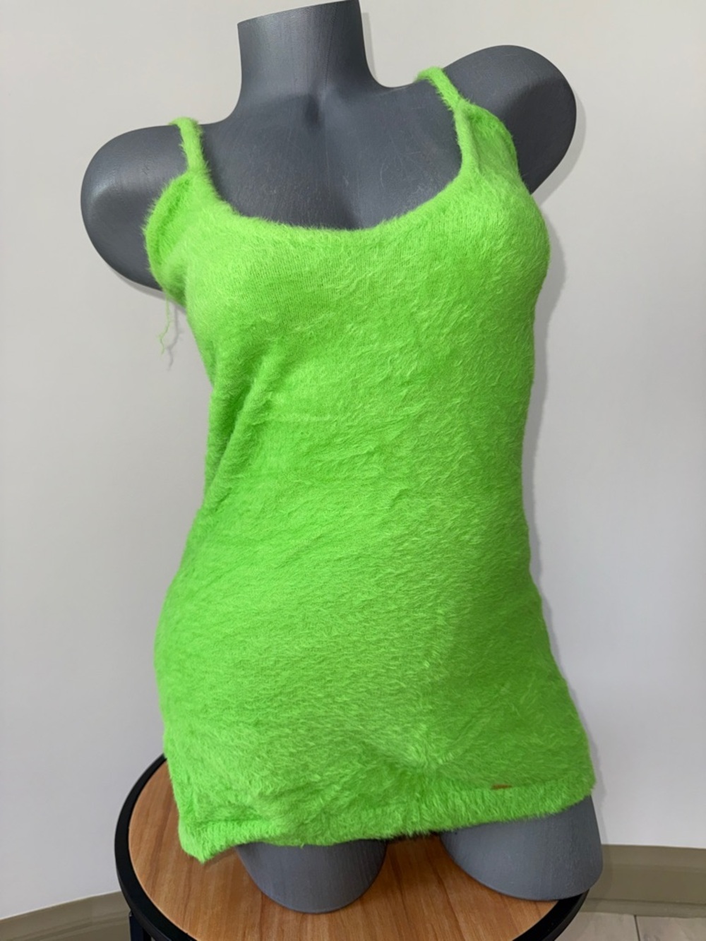 Savage Fenty woman’s fuzzy Neon Green Fuzzy Tank Top & short Small
